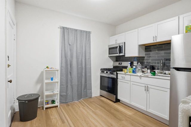 2027 Washington Avenue, Madison, WI 53704