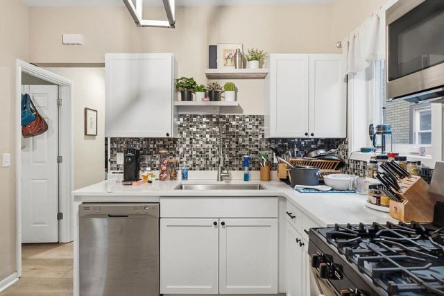 2027 Washington Avenue, Madison, WI 53704
