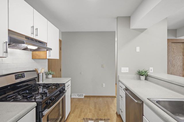 6809 Raymond Road, Madison, WI 53719