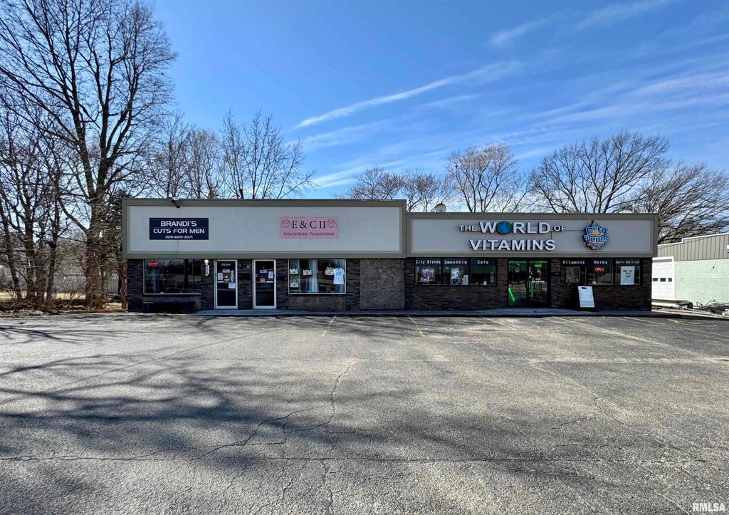 2220-2222 COURT Street, Pekin, IL 61554