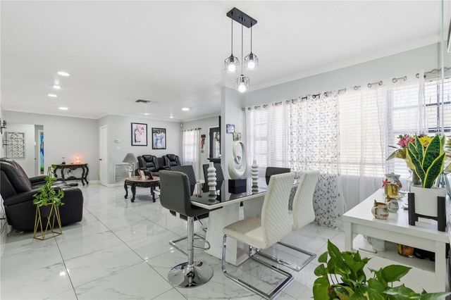 1506 S OREGON CIRCLE, Tampa, FL 33612