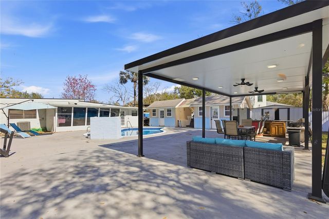 1506 S OREGON CIRCLE, Tampa, FL 33612