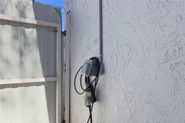 1506 S OREGON CIRCLE, Tampa, FL 33612