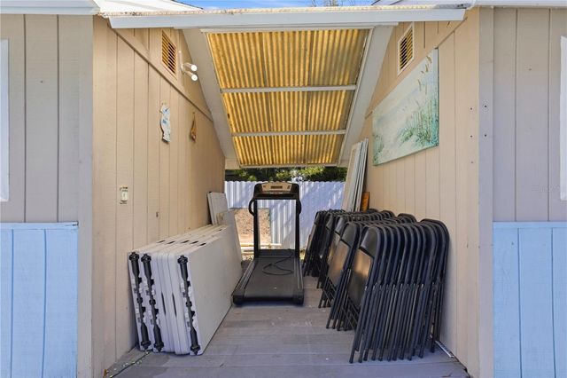 1506 S OREGON CIRCLE, Tampa, FL 33612