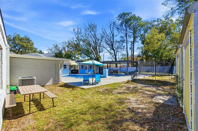 1506 S OREGON CIRCLE, Tampa, FL 33612