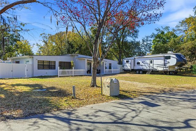 1506 S OREGON CIRCLE, Tampa, FL 33612