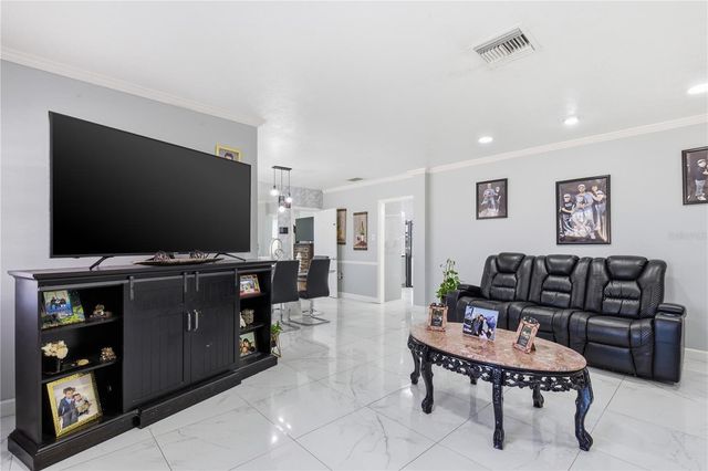 1506 S OREGON CIRCLE, Tampa, FL 33612