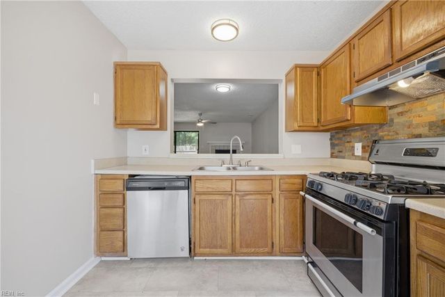 736 Hecate DR, Virginia Beach, VA 23454