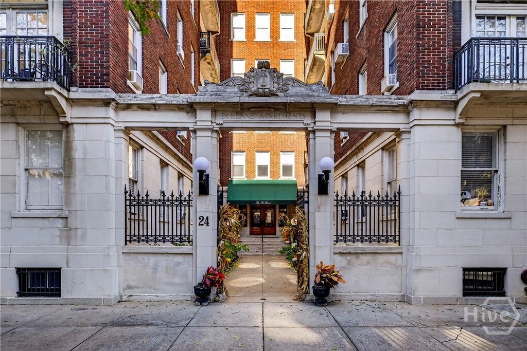 Image 20 of property listing at 24 E Liberty Street 36, Savannah, GA 31401