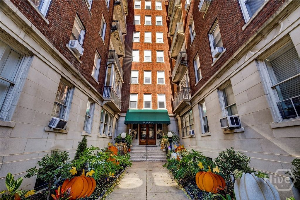 Image 21 of property listing at 24 E Liberty Street 36, Savannah, GA 31401