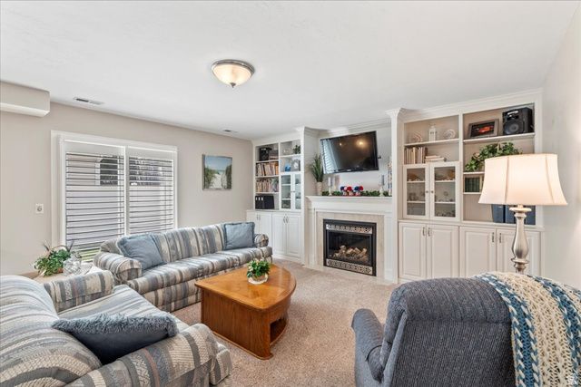 8260 S 560 E, Sandy, UT 84070