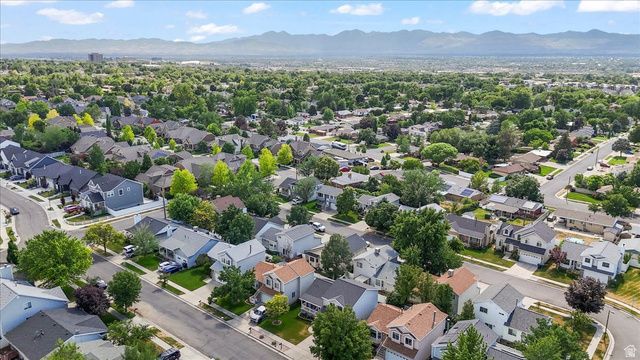 8260 S 560 E, Sandy, UT 84070