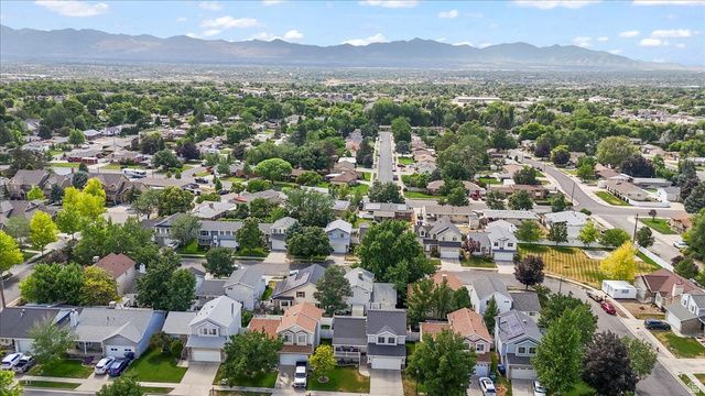 8260 S 560 E, Sandy, UT 84070