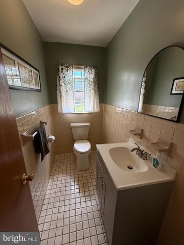3004 MERRITT PARKWAY, Sinking Spring, PA 19608