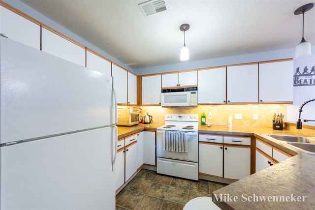 8496 Jasonville Court 102, Caledonia, MI 49316