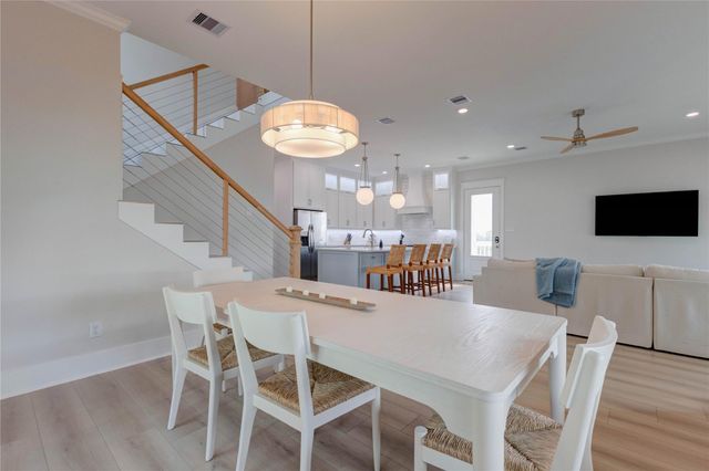 4010 Miramar Court, Galveston, TX 77554