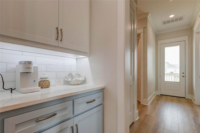 4010 Miramar Court, Galveston, TX 77554