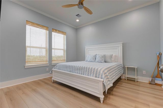 4010 Miramar Court, Galveston, TX 77554
