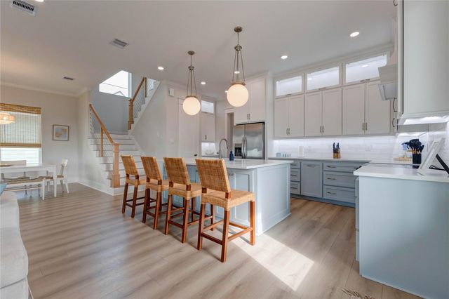 4010 Miramar Court, Galveston, TX 77554