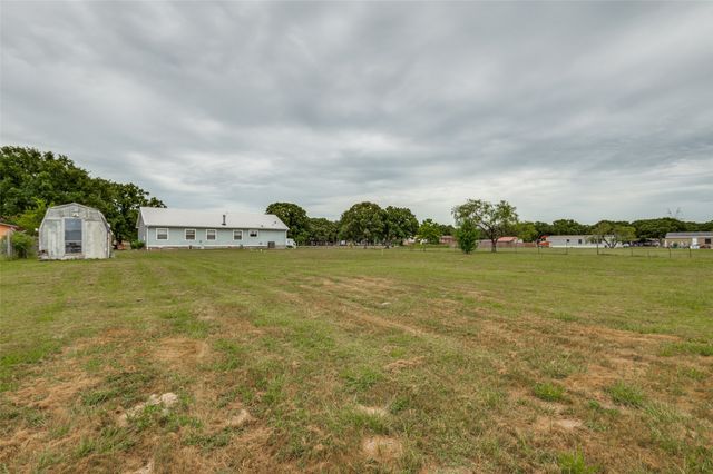 5177 Timarron Drive, Scurry, TX 75158