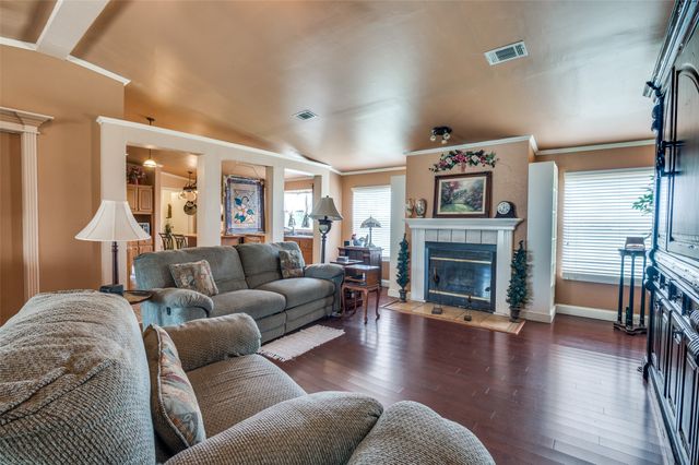 5177 Timarron Drive, Scurry, TX 75158