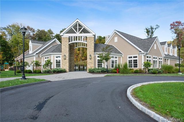 18 Stonehollow Drive, Brewster, NY 10509