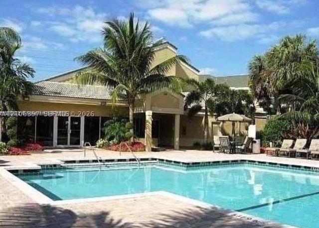 5720 Rock Island Rd 385, Tamarac, FL 33319