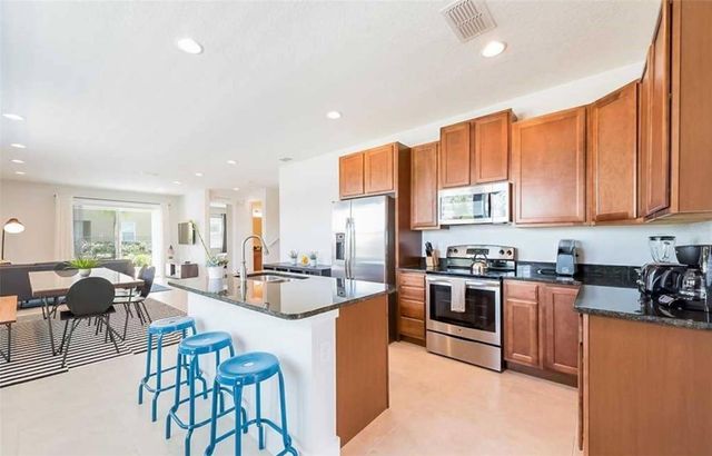 450 LASSO DRIVE, Kissimmee, FL 34747