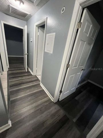 8301 N ALASKA STREET, Tampa, FL 33604