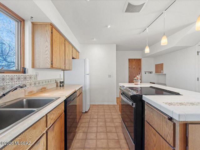 77 Papago Springs Road, Sonoita, AZ 85637