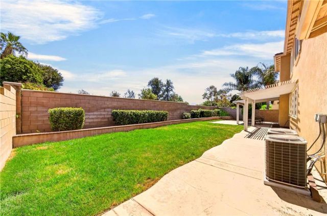8122 River Bluffs, Eastvale, CA 92880