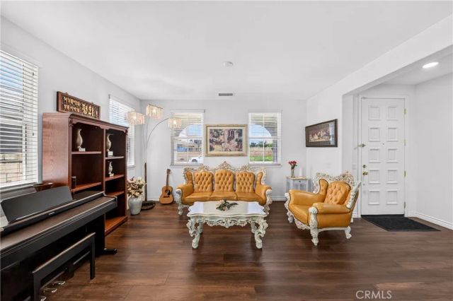 8122 River Bluffs, Eastvale, CA 92880
