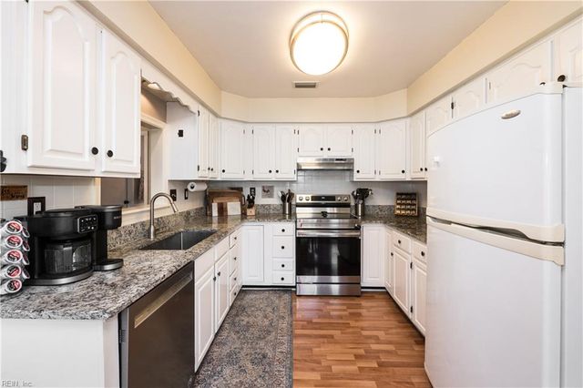 1009 Spindle XING, Virginia Beach, VA 23455