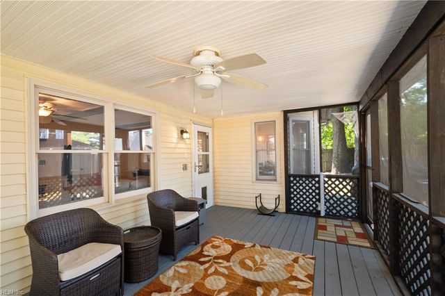 1009 Spindle XING, Virginia Beach, VA 23455