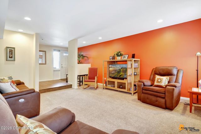 2211 Daybreak Court, Anchorage, AK 99501