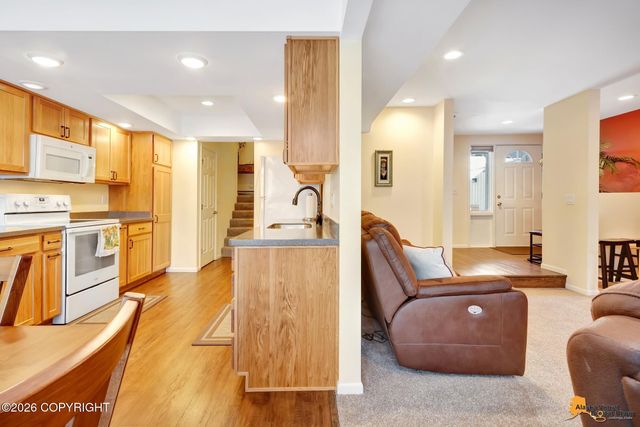 2211 Daybreak Court, Anchorage, AK 99501