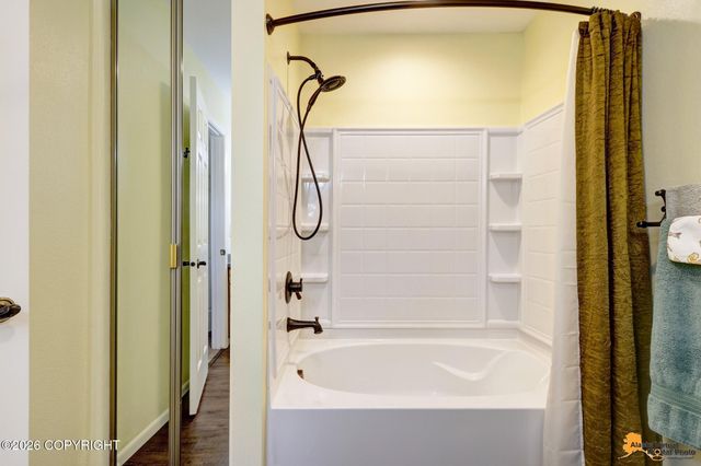 2211 Daybreak Court, Anchorage, AK 99501