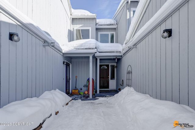 2211 Daybreak Court, Anchorage, AK 99501