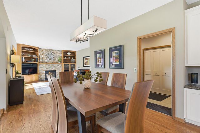 17811 Hollybrook Trail, Lakeville, MN 55044