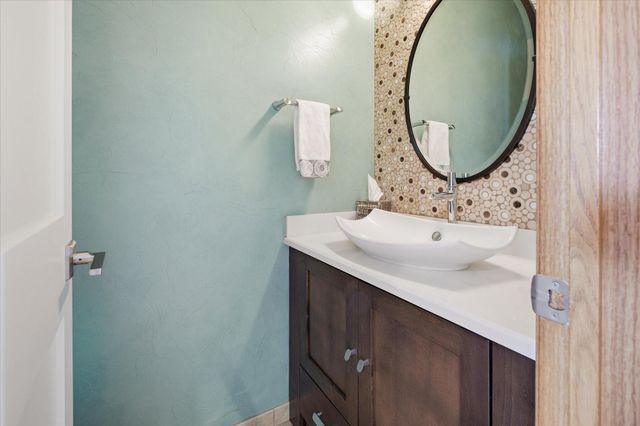 17811 Hollybrook Trail, Lakeville, MN 55044