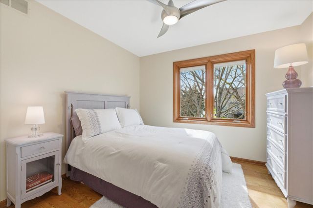 17811 Hollybrook Trail, Lakeville, MN 55044