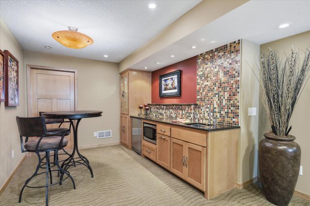 17811 Hollybrook Trail, Lakeville, MN 55044