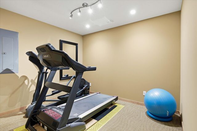 17811 Hollybrook Trail, Lakeville, MN 55044