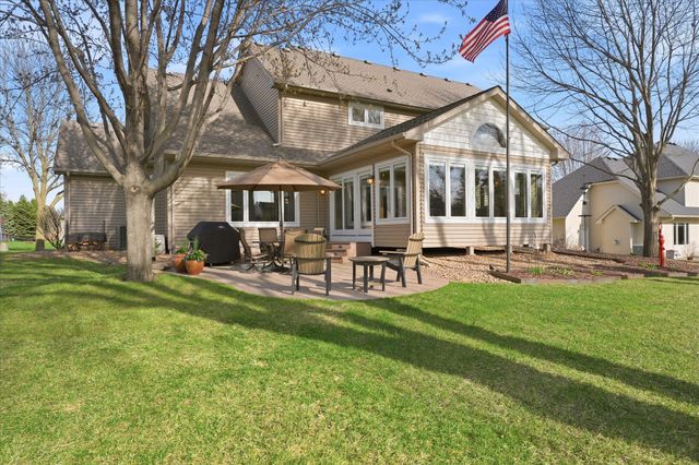 17811 Hollybrook Trail, Lakeville, MN 55044