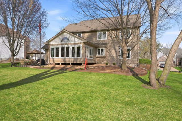 17811 Hollybrook Trail, Lakeville, MN 55044