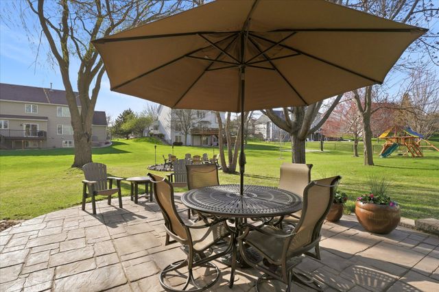 17811 Hollybrook Trail, Lakeville, MN 55044