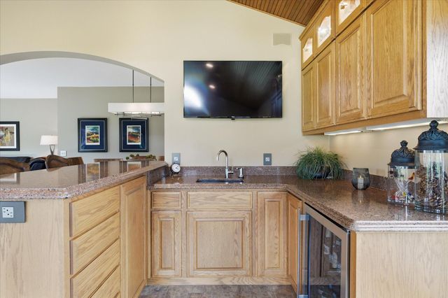 17811 Hollybrook Trail, Lakeville, MN 55044