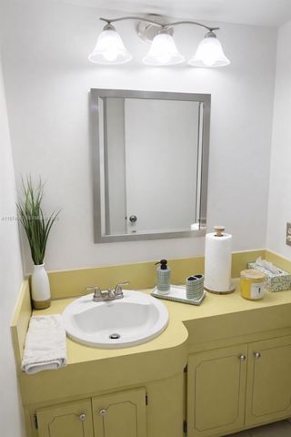 1780 NE 191st St 210-2, Miami, FL 33179