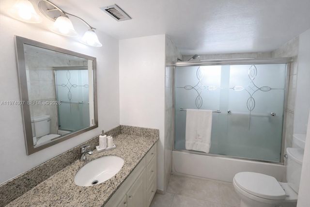 1780 NE 191st St 210-2, Miami, FL 33179