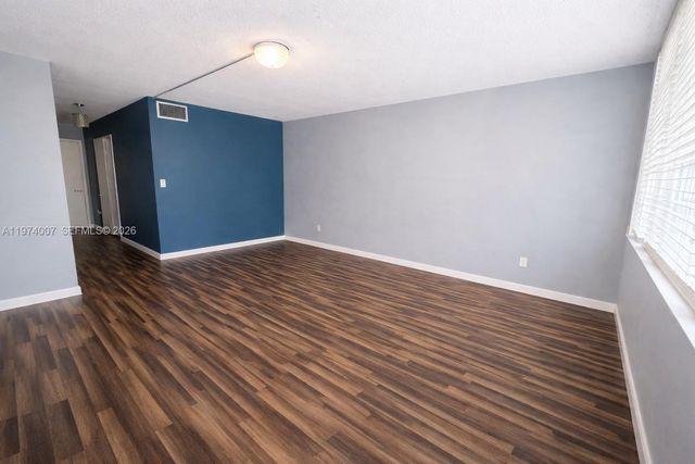 1780 NE 191st St 210-2, Miami, FL 33179